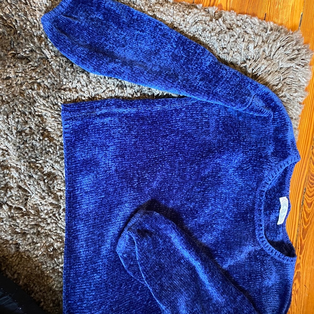 Velvet cropped sweater